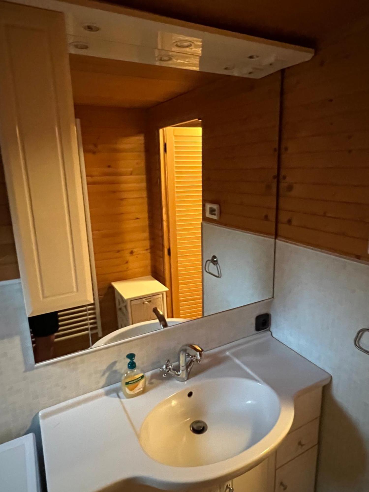 Houseboat - Beacon Of Happiness Hotel Братислава Екстериор снимка